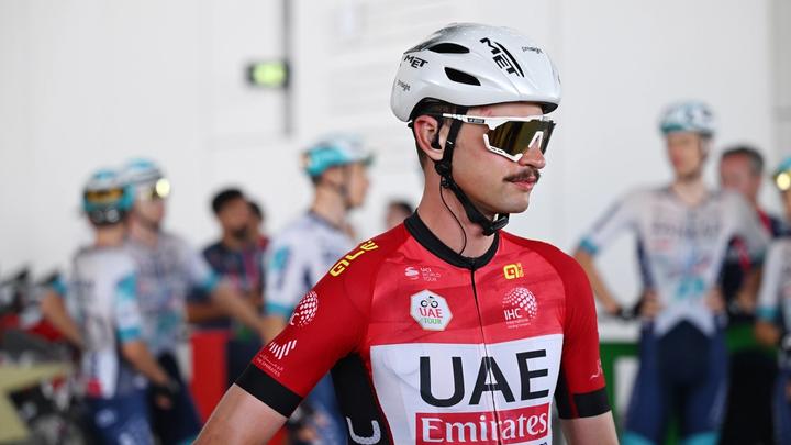 Jay Vine led the UAE Tour earlier in the year, before ceding the jersey on the final day