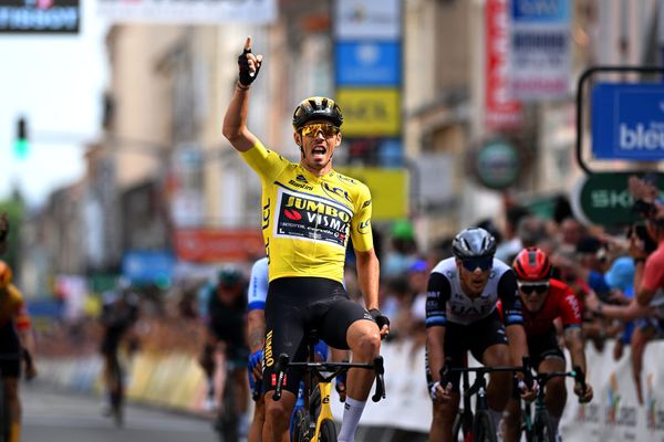 Critérium du Dauphiné: Christophe Laporte survives chaotic finish to win stage 3
