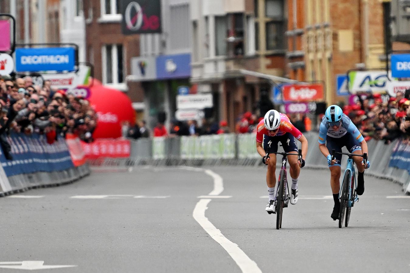 Demi Vollering pipped Longo Borghini to the line in a two-up sprint at last year's Liège