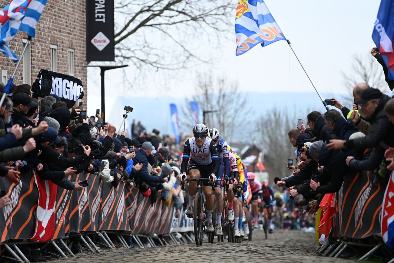 Riders on the middle part of the Oude Kwaremont during the Tour of Flanders