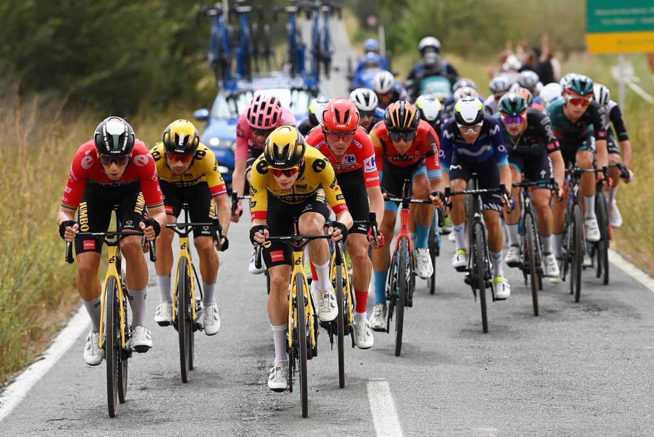 Jumbo-Visma decimated the peloton in the crosswinds at the beginning of stage 9
