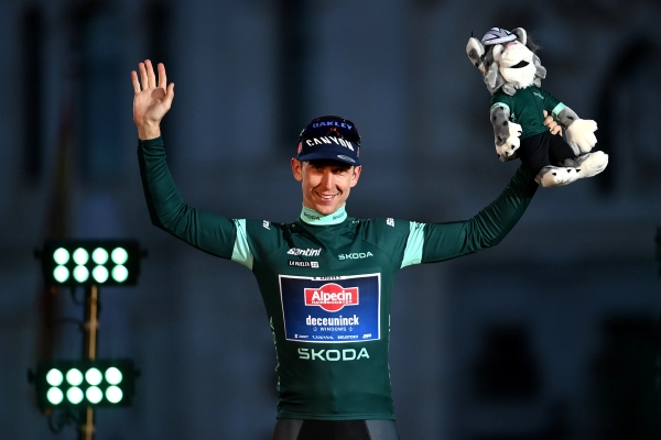Kaden Groves won the green jersey on the final stage of the Vuelta a España in Madrid