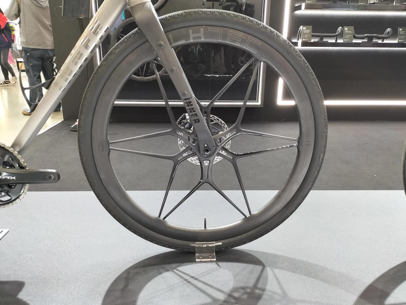 BLKTEC's C1D wheels have won a Taipei Cycling Show award