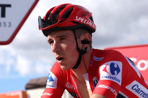 Remco Evenepoel was dropped on the summit finish of stage 6 of the Vuelta a España
