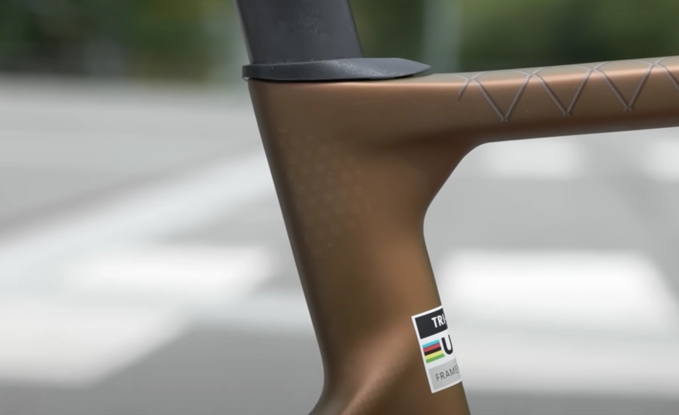 Aero dimples on the frame disrupt air flow.