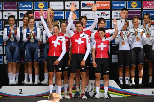 The six-rider Switzerland team repeated their success from Wollongong in 2022