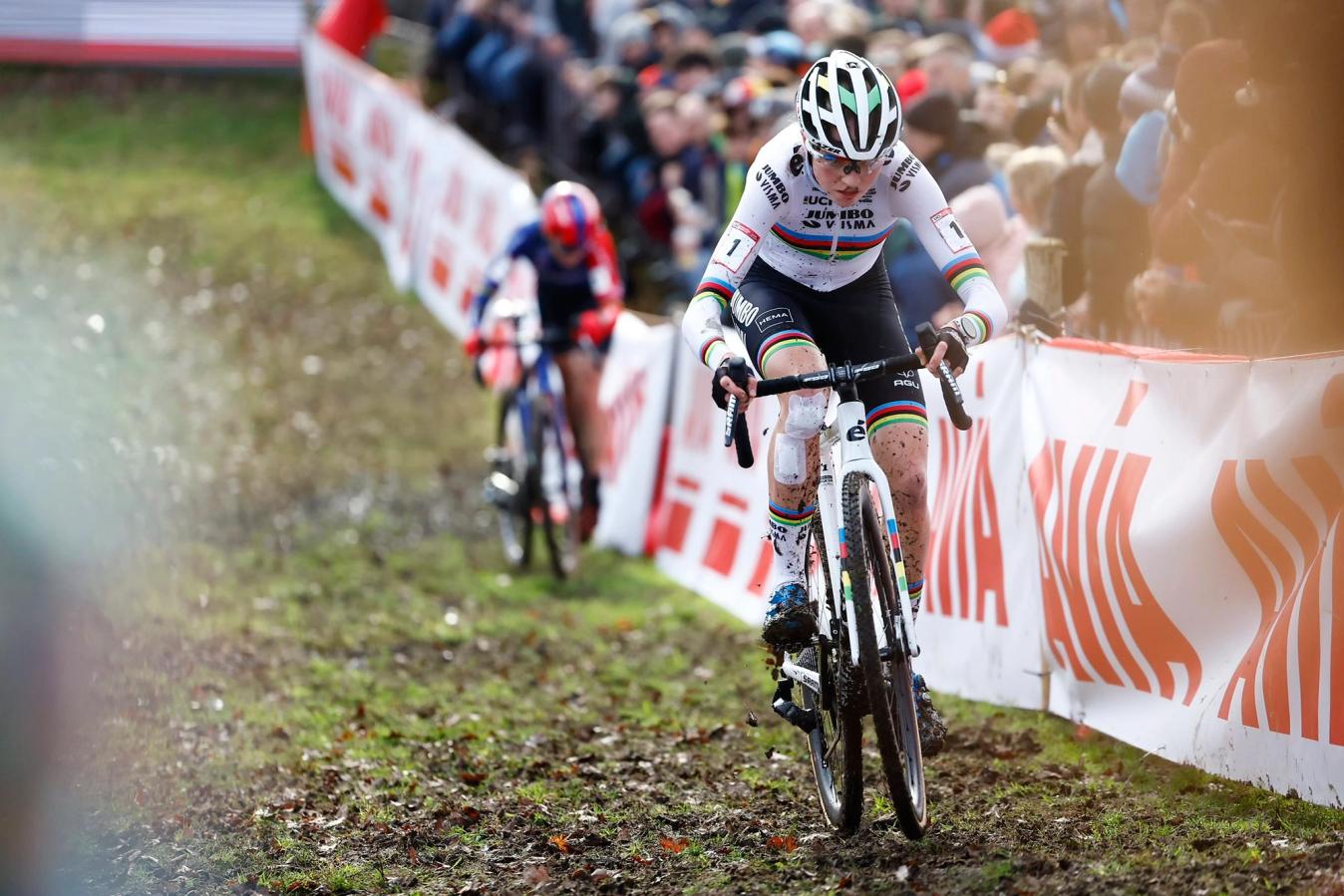 Fem van Empel has sported the rainbow jersey for all of her dominant wins this season
