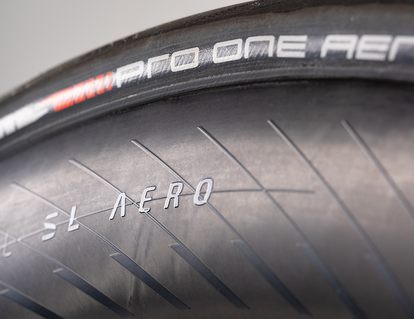 The Pro One Aero replaces the Pro One TT as Schwalbe's most aerodynamic tyre.