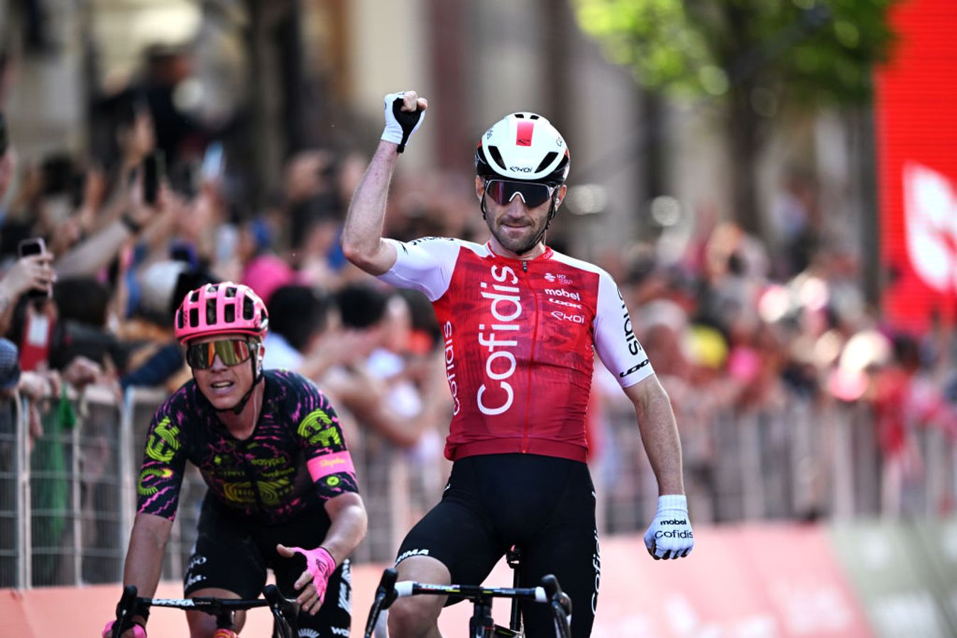 Valgren (left) misses out to Benjamin Thomas in the sprint from the break on stage 5 of the Giro d'Italia