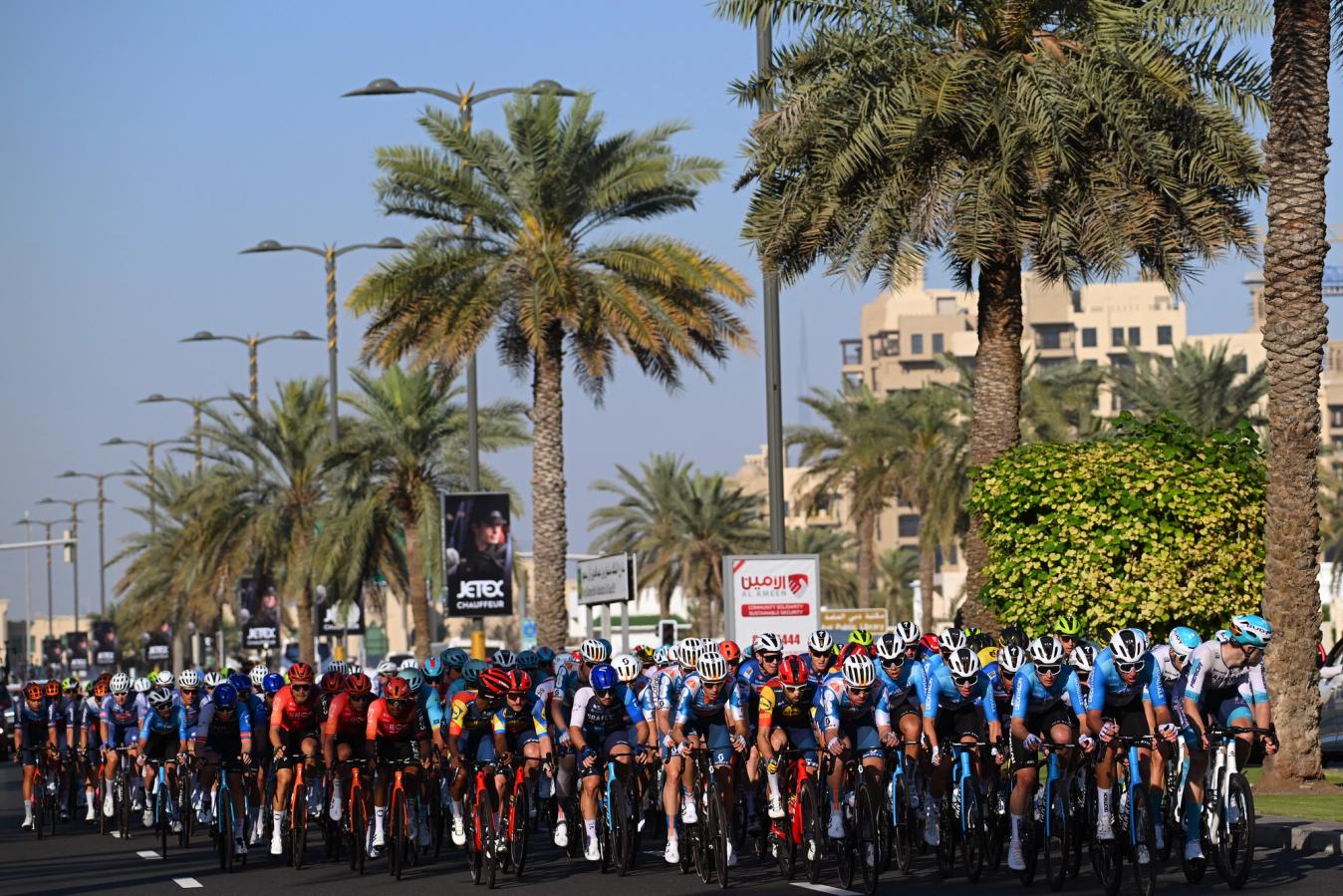 As the final 10km loom on the horizon, teams soon start to organise into well-drilled trains at the UAE Tour