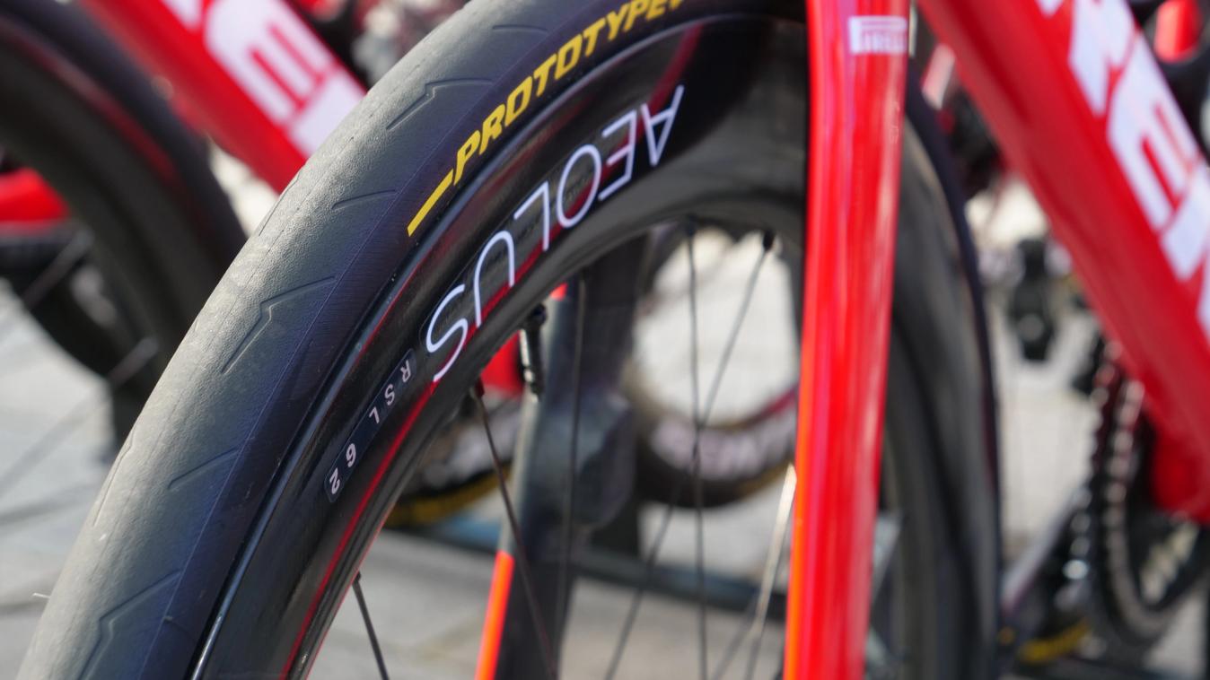 The new tyre looks to retain the existing models tread pattern on the sides of the tyre