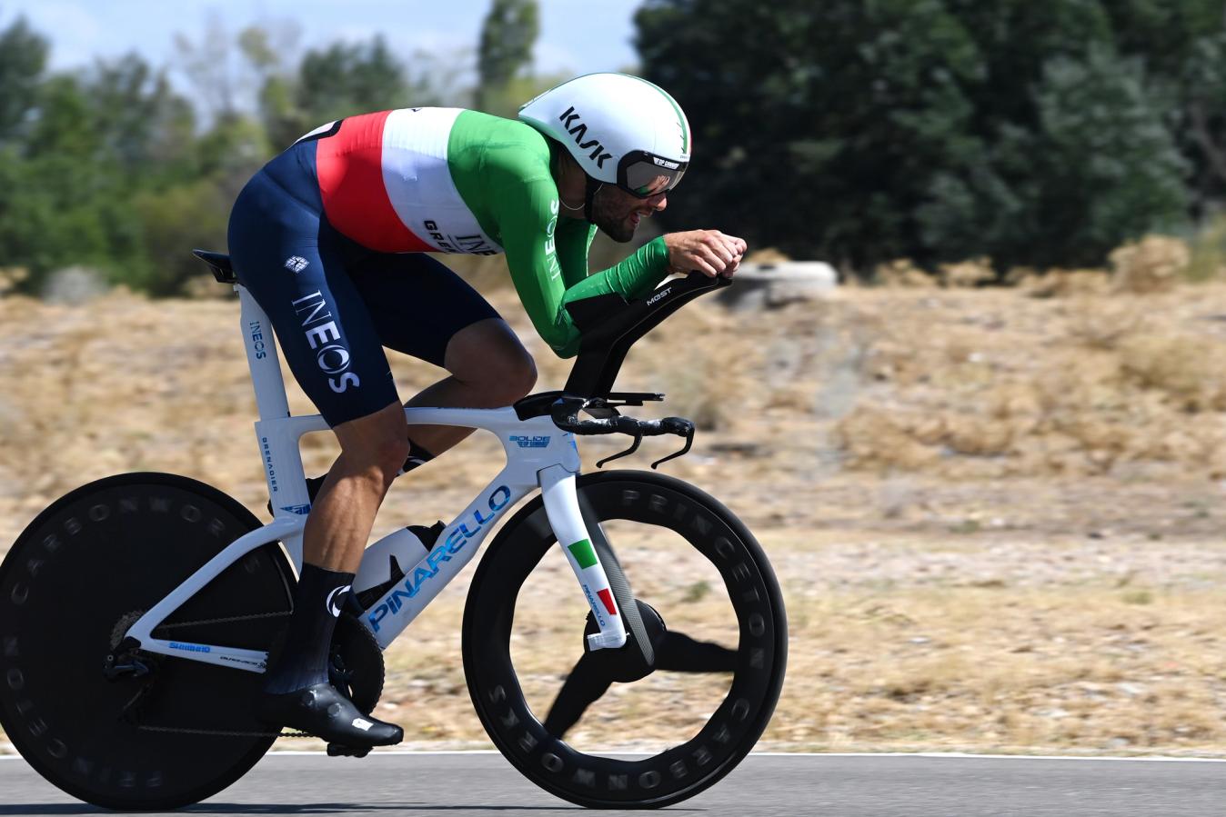 Filippo Ganna rode to time trial victory in the stage 10 TT with the transponder taped to the rear of the fork leg