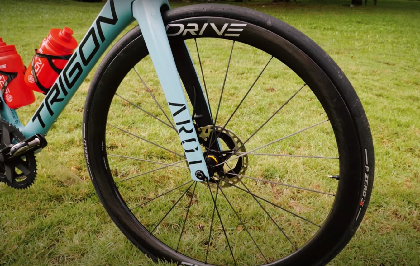 The Elitewheels Drive wheelset only weighs 1260g
