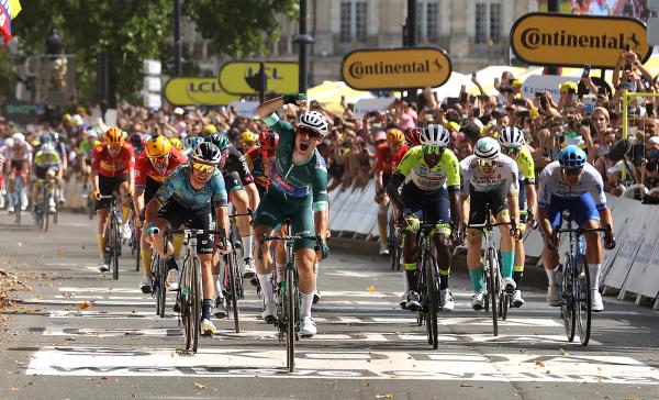 Mark Cavendish trails home behind Jasper Philipsen on stage 7 of the Tour de France