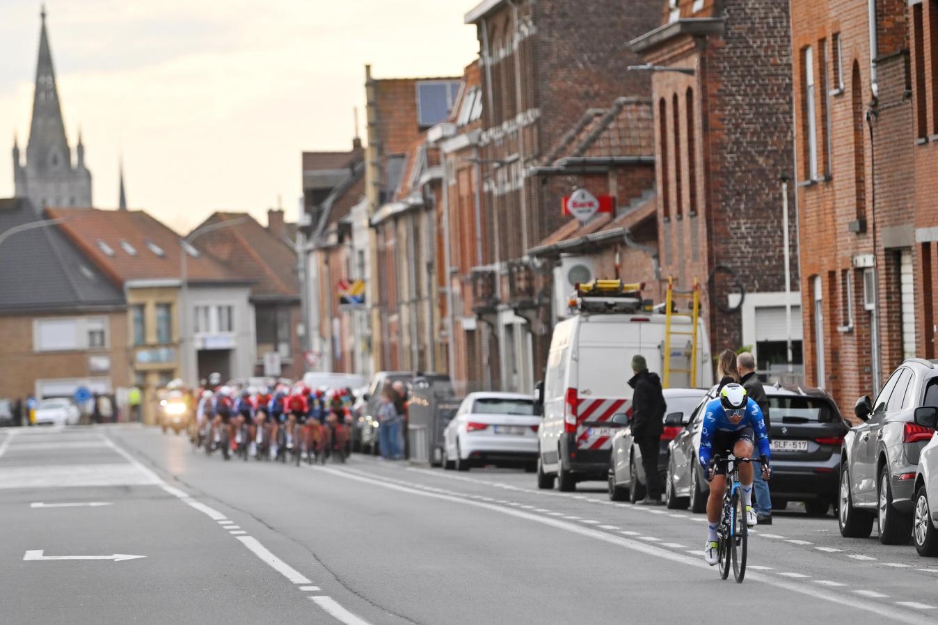 It was a lonely march for Norsgaard last weekend, as the peloton sat and waited