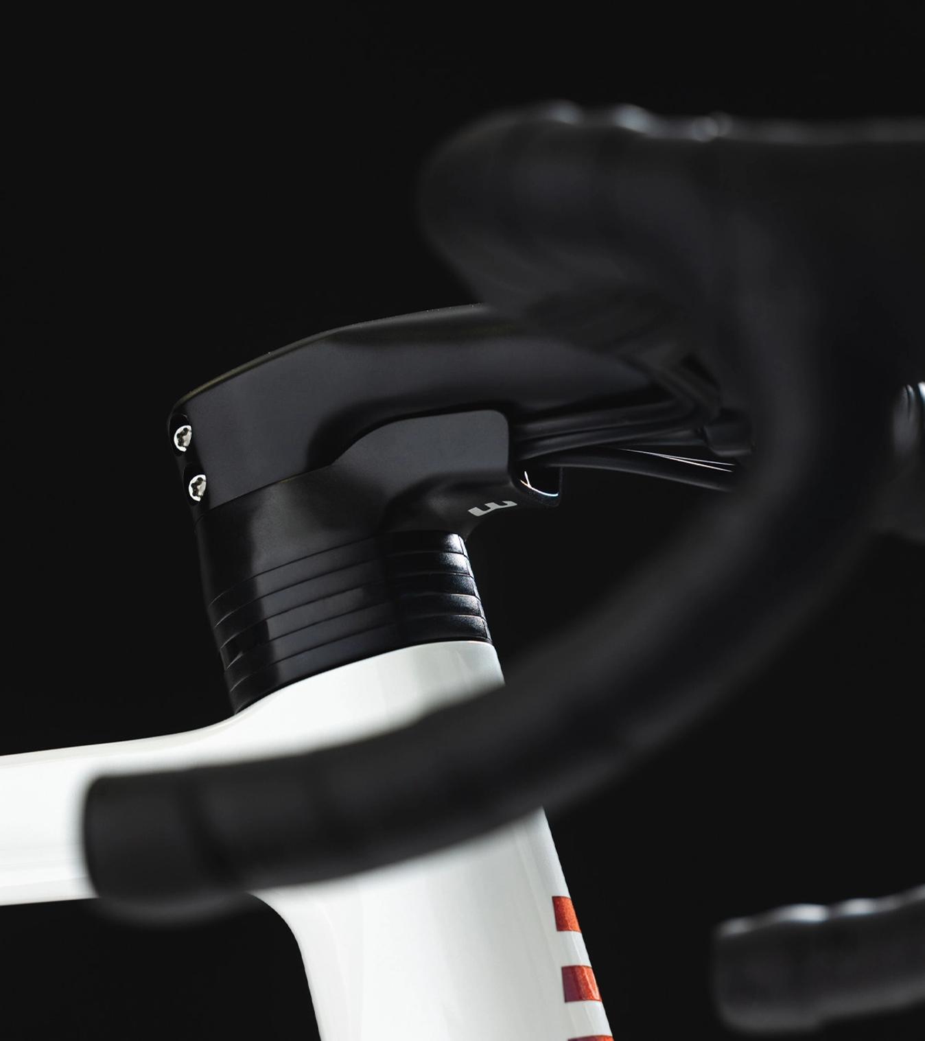 Basso's Microtech headset simplifies internal cable routing