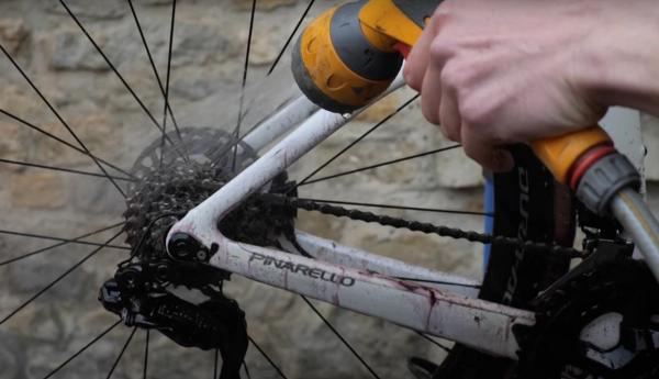 Use low pressure water to rinse off the degreaser from the chain and cassette 