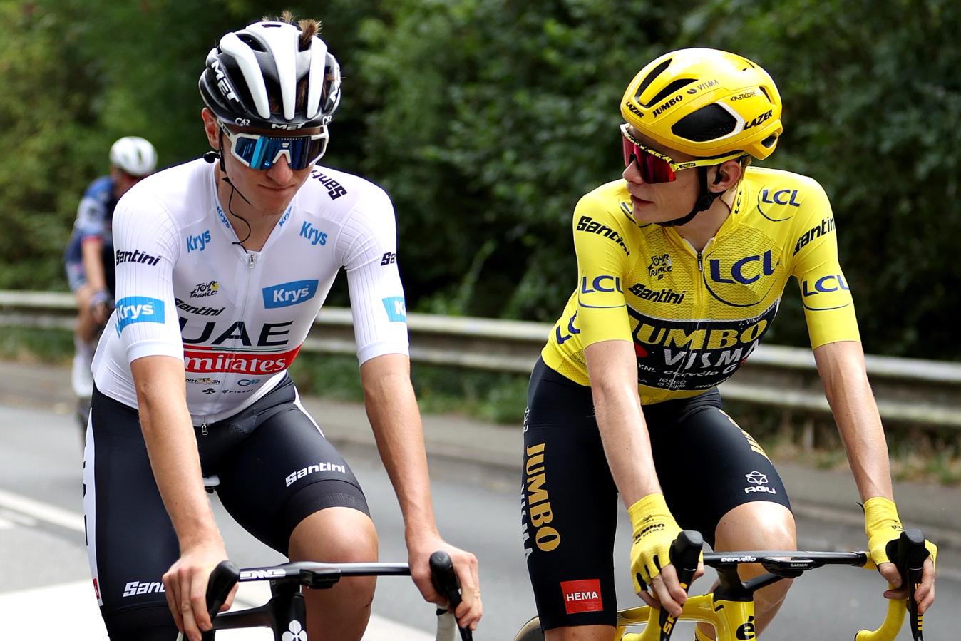 Tadej Pogačar (left) finished second overall at the Tour de France, 7:29 behind Jonas Vingegaard (right). 