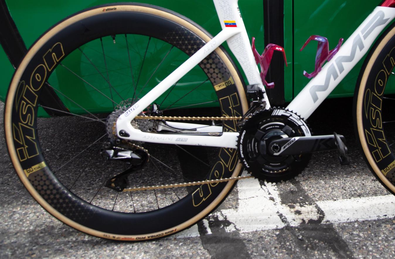 For the flatter stage, Aular used deep-rim Vision Metron 60 SL wheels