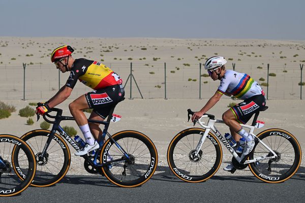 Tim Merlier leads Remco Evenepoel at the UAE Tour in 2023
