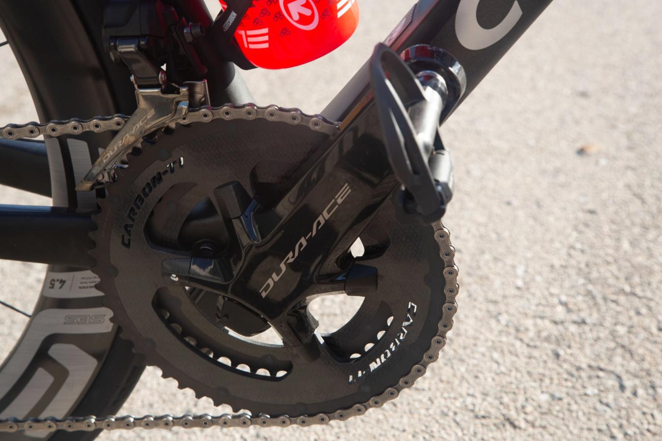 Ayuso's Carbon-Ti chainrings
