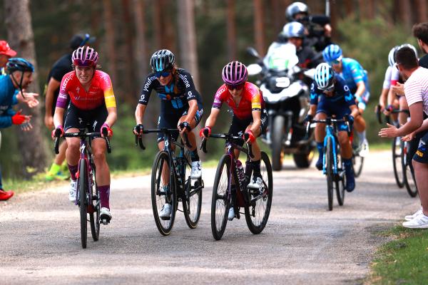 Demi Vollering and Juliette Labous battled for victory on the Lagunas de Neila during the 2022 Vuelta a Burgos. 