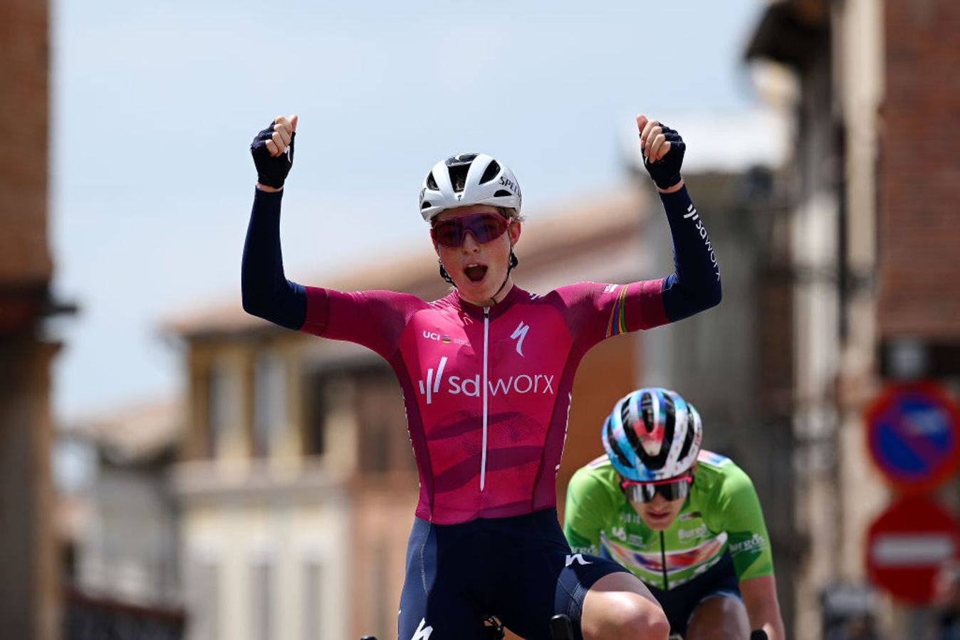 Demi Vollering celebrating Lorena Wiebes’ victory, before being promoted to winner on stage 2 of the Vuelta a Burgos Féminas. 