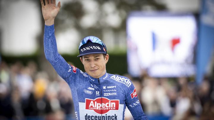 It is looking increasingly unlikely that Jasper Philipsen will wave goodbye to Alpecin-Deceuninck at the end of the season
