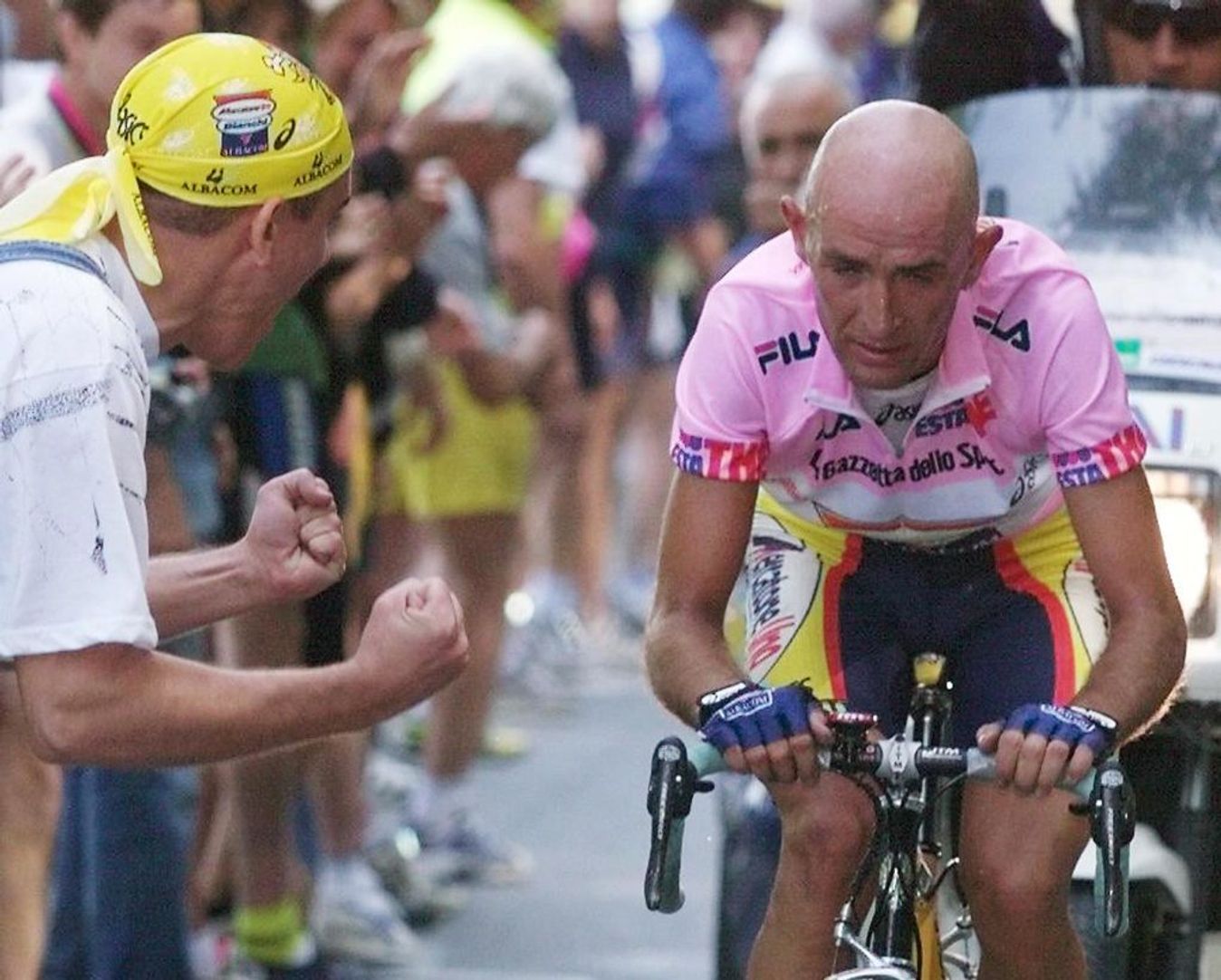 Marco Pantani on his way to winning at Oropa in 1999