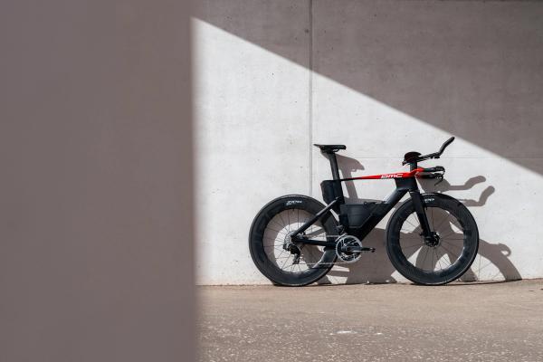The new BMC Speedmachine in collaboration with Red Bull