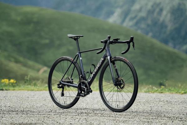 The new Orbea Orca is a pure climbing bike.