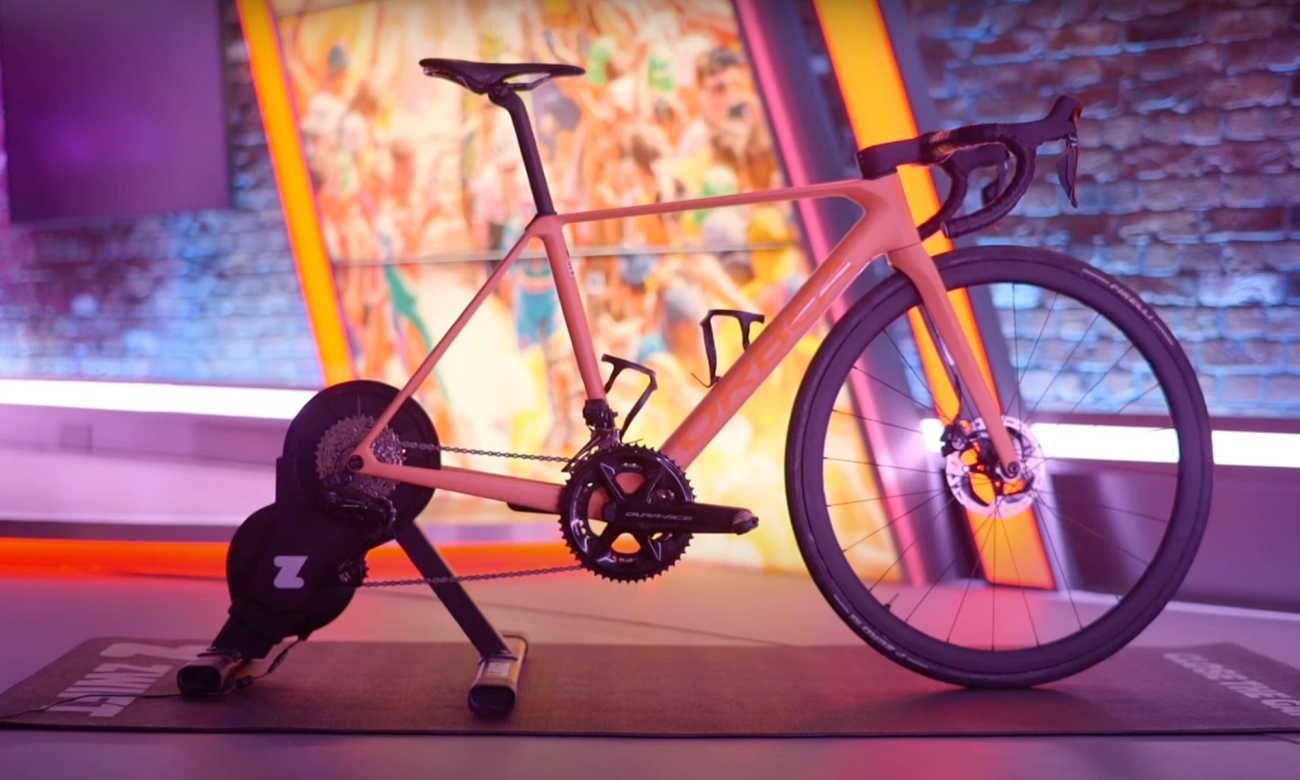 A smart trainer set up like this one will offer the most realistic riding experience 