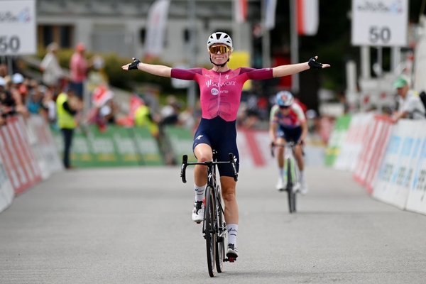 Demi Vollering wins stage 2 of the Tour de Romandie