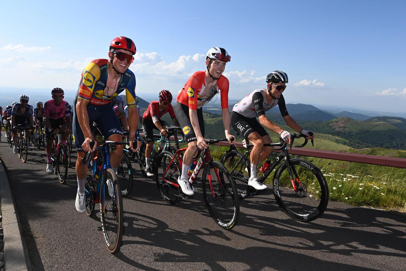 With his GC ambitions derailed, Skjelmose was allowed a somewhat easy ride up the Puy de Dôme alongside teammate, Mads Pedersen