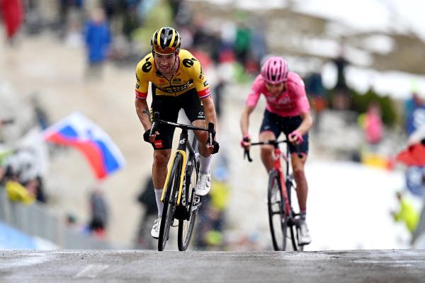 Primož Roglič snatched the pink jersey from Geraint Thomas at the last opportunity in 2023