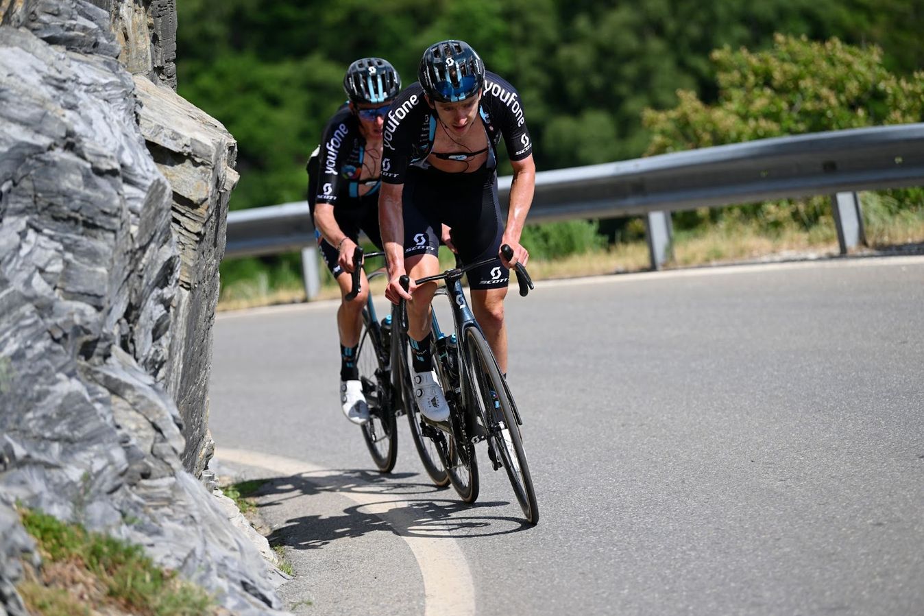 Kevin Vermaerke leading Romain Bardet at the recent Tour de Suisse 