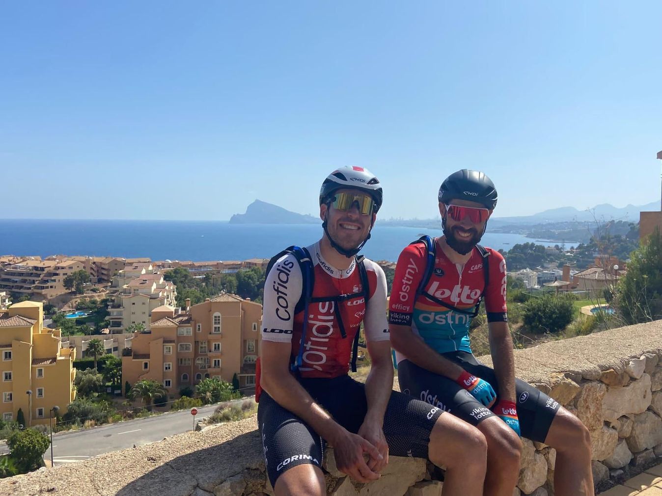 Wallays and De Gendt with the final destination of Calpe in the background