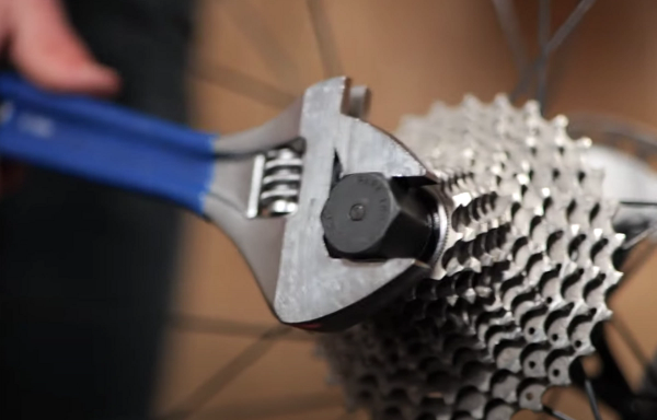 Follow recommended torque limits when tightening the lockring