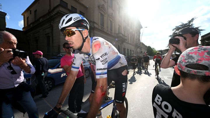 Christophe Laporte suffers cuts in a crash on stage 5, and would pull out of the Giro d'Italia ahead of stage 8