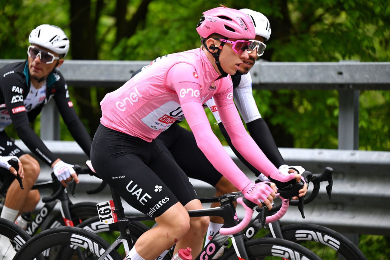 Tadej Pogačar (UAE Team Emirates) wore black shorts on stage 4 of the Giro d'Italia
