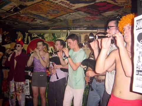 Le fest-noz de Pouldergat : un événement à ne surtout pas manquer demain soir. Après une entrée tonitruante des Groove boys, A dreuz, Langazel et les sonneurs Ladan et Le Guellec prendront le relais.