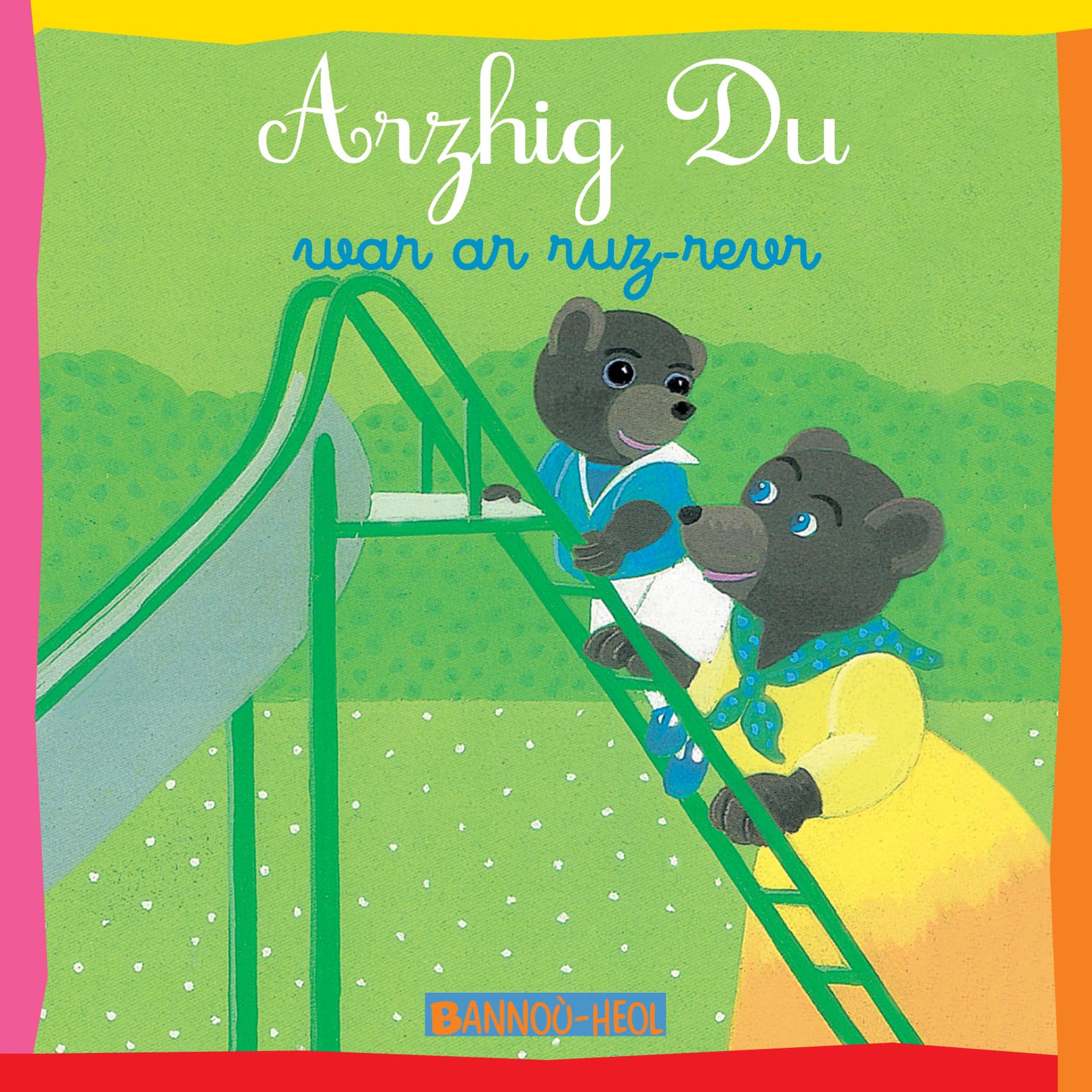 Petit Ours Brun au toboggan