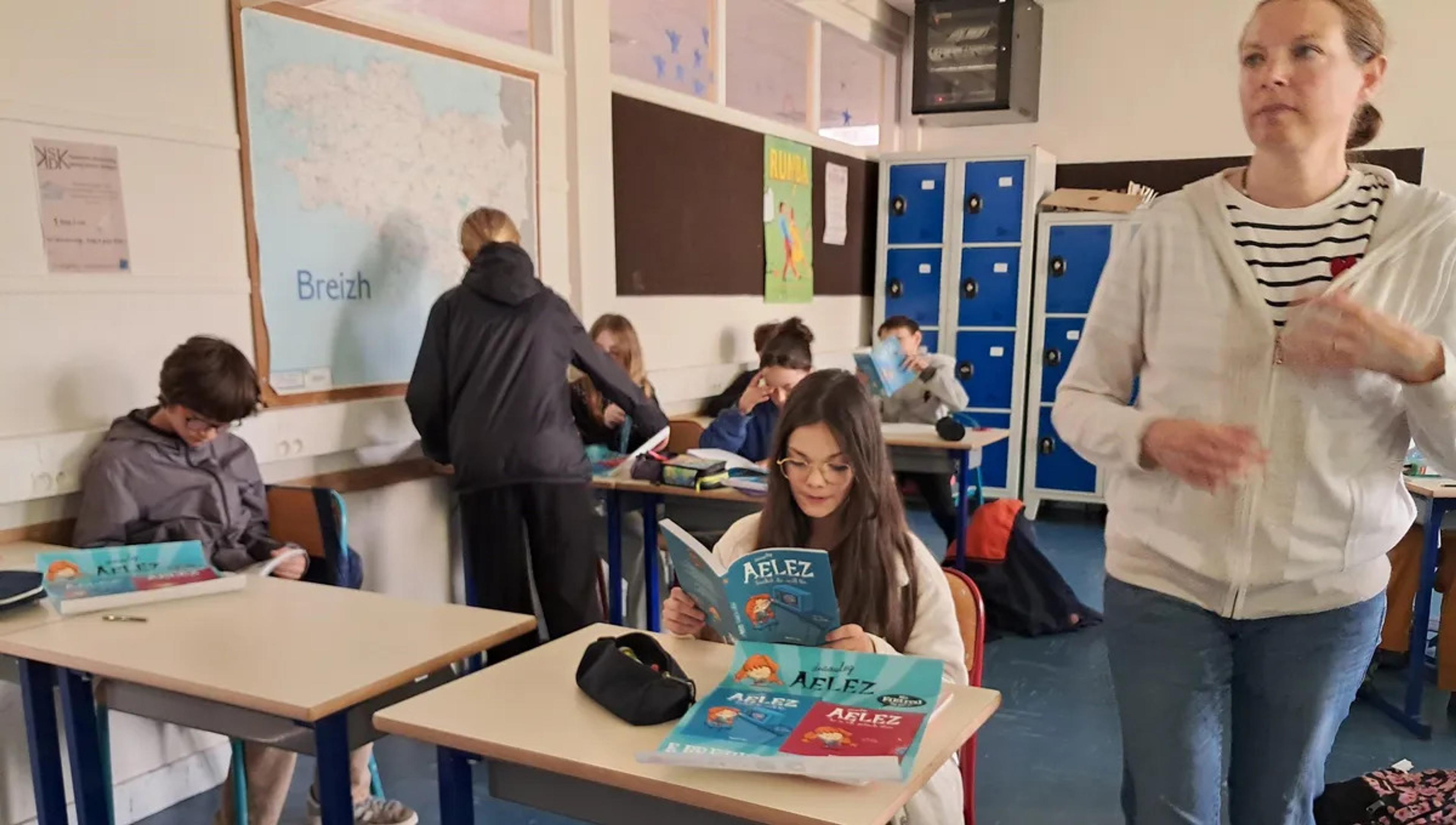 L'invité breton de "ici Breizh Izel" : Mortelle Adèle zo deuet da vezañ Diaoulez Aelez