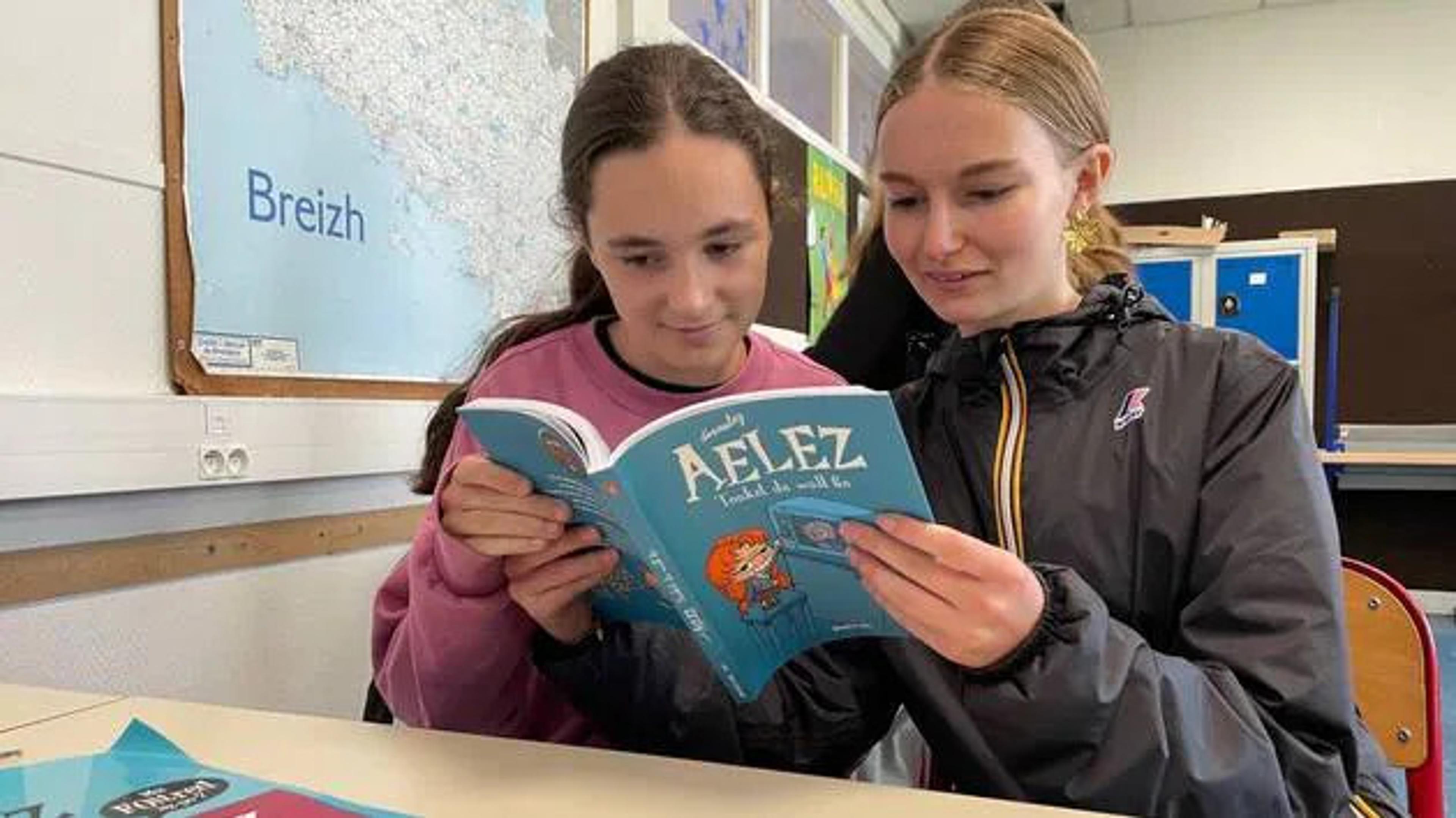 « Elle est rebelle » : ces collégiens ont traduit la BD à succès « Mortelle Adèle » en breton