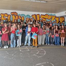 Alumnes d'un institut tradueixen al bretó el còmic infantil més venut a França
