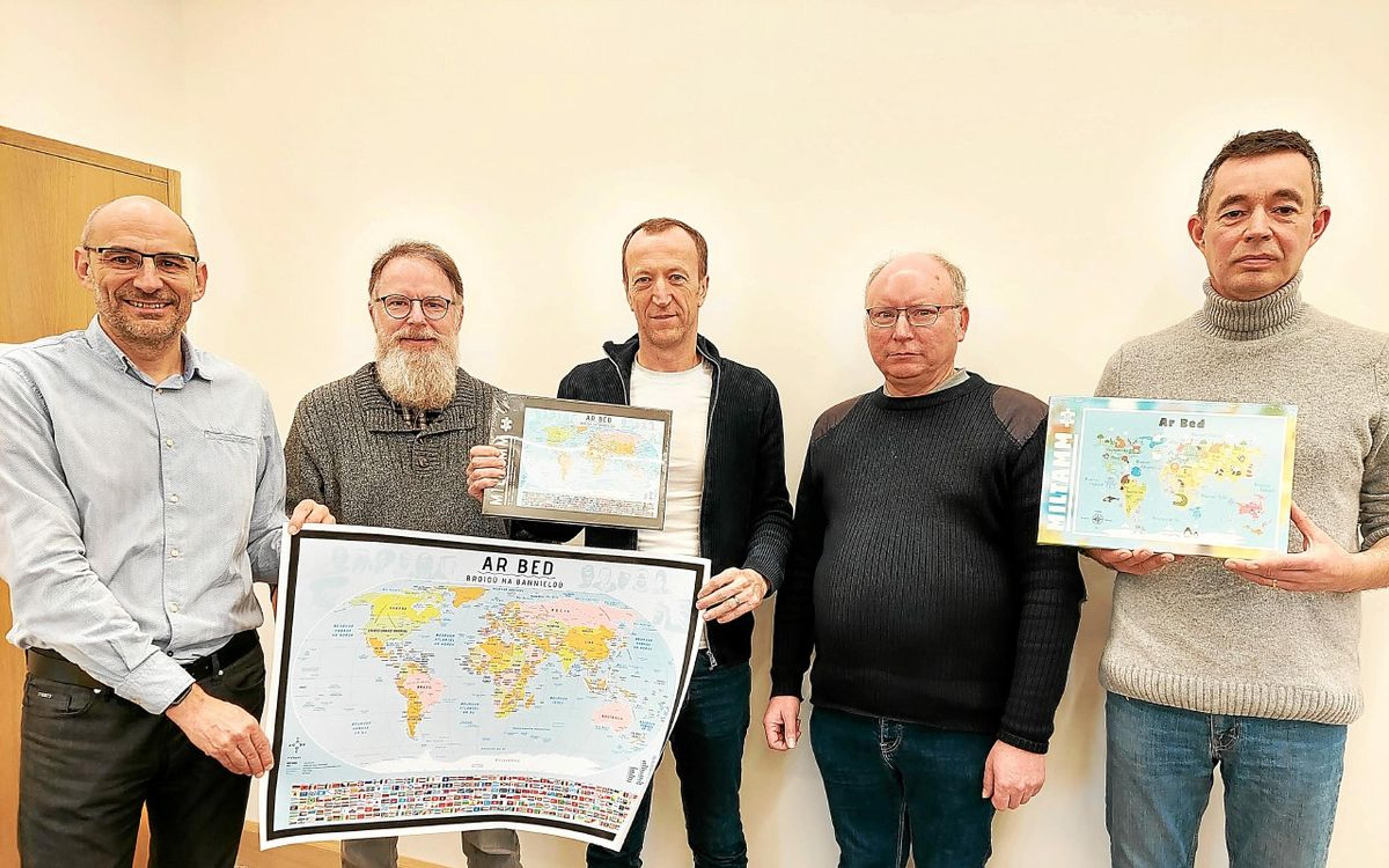 Une carte du monde en breton, façon puzzle