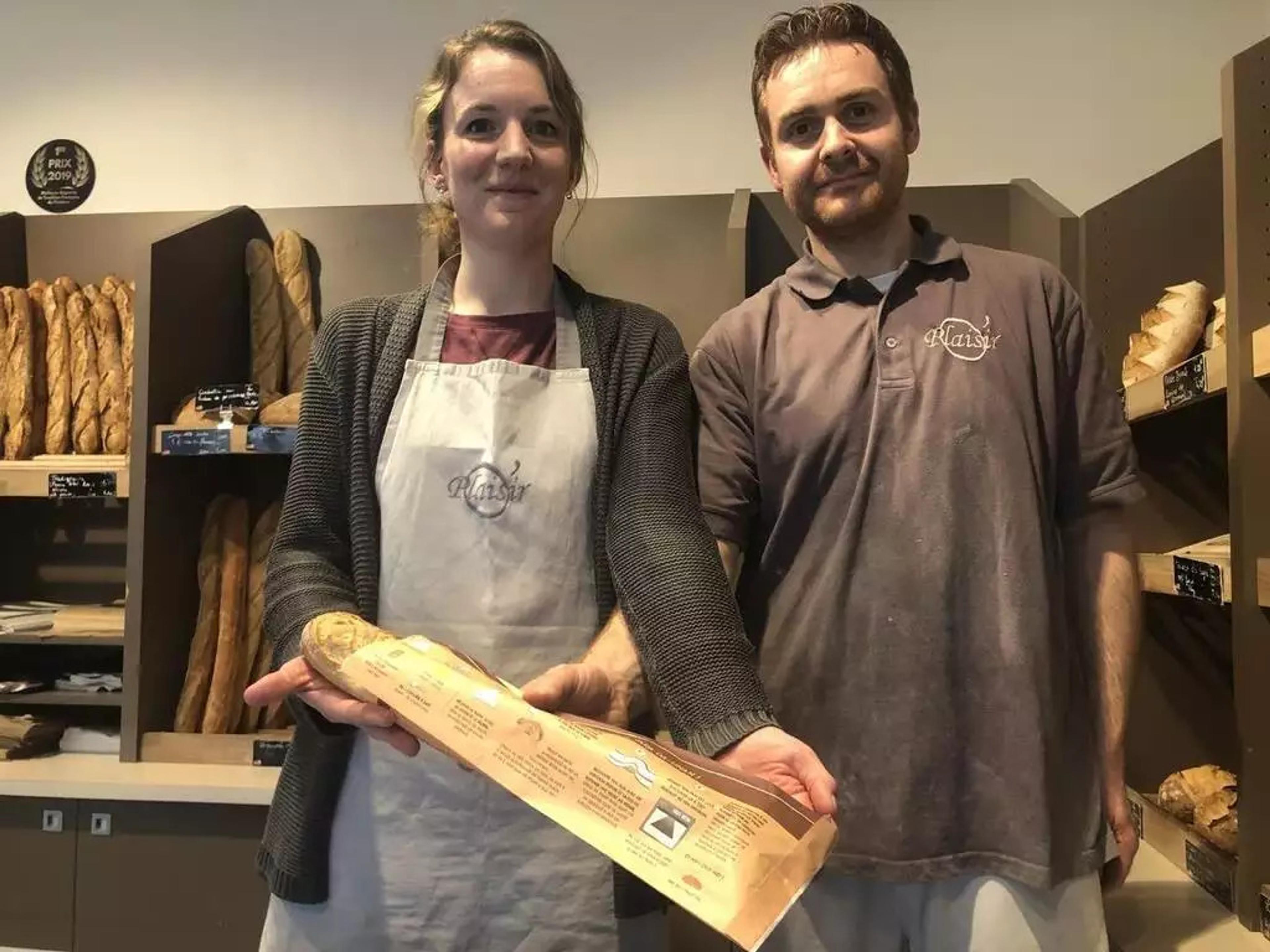 À Quimper, le breton s’affiche… y compris sur les sacs à baguettes !