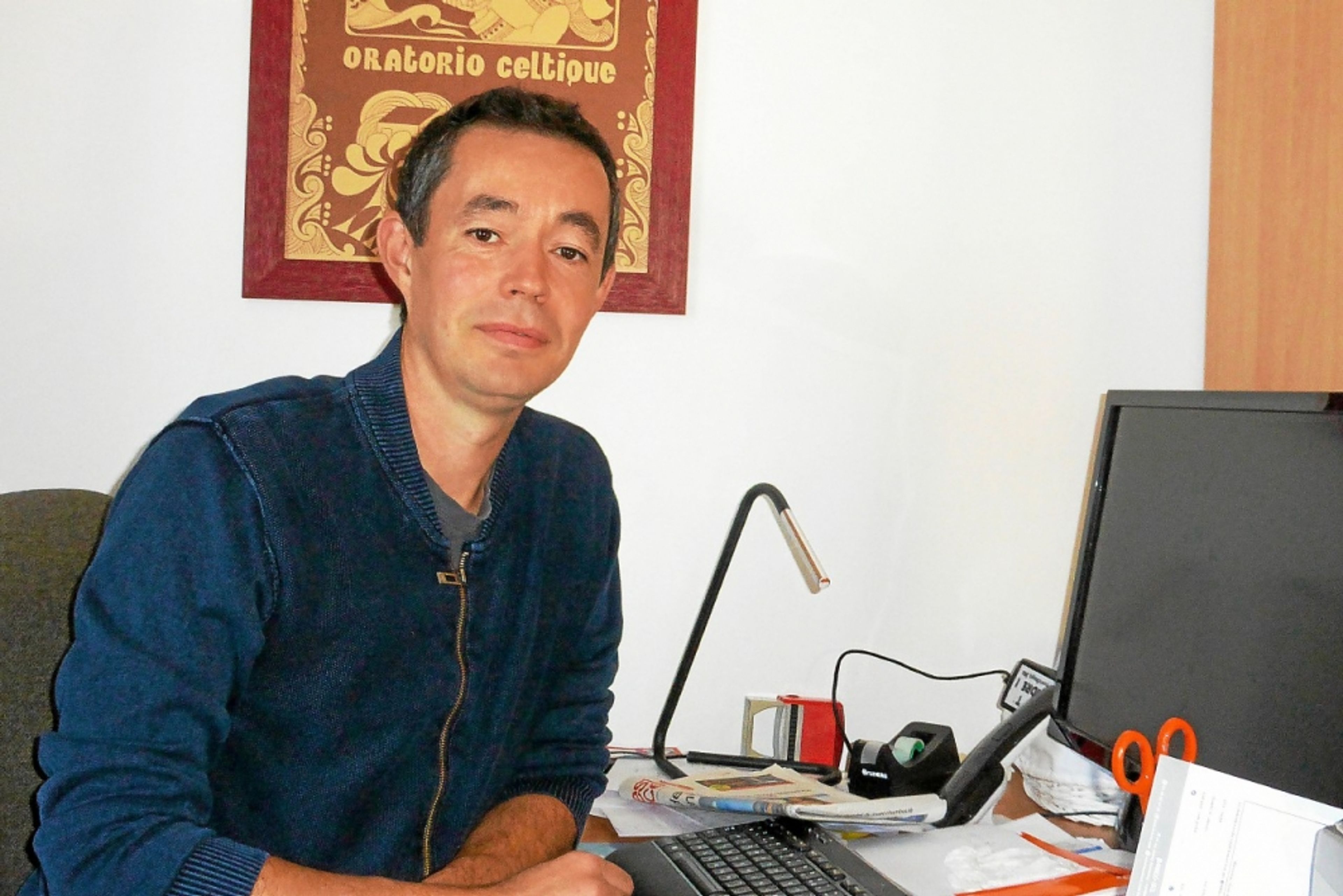 Arno Elegoed. Kanañ gant ar bed-holl