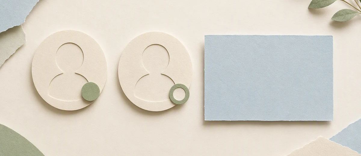 Two generic paper profile discs have a solid green status marker and a hollow green status marker beside a blank message card.