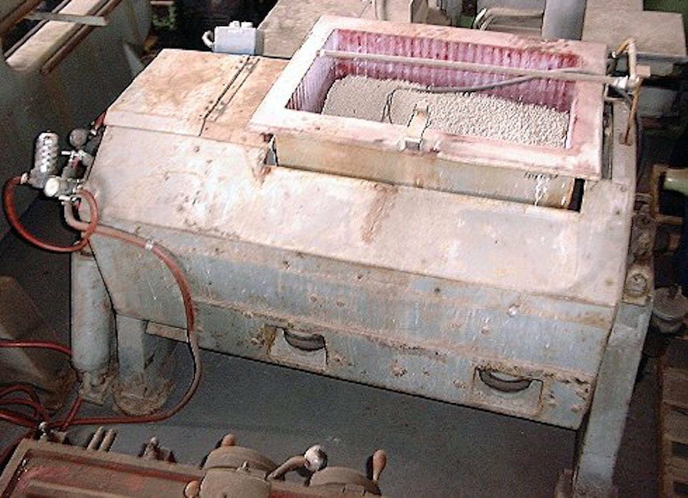 Pangborn vibratory tub tumbler 6 cubic feet deburr machine
